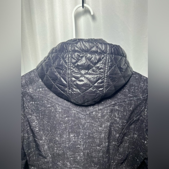 Guess Black & White Hooded Jacket | XS - Picture 6 of 11